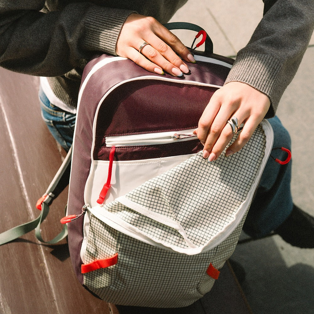 Transporter™ 20 Panel Loader Backpack